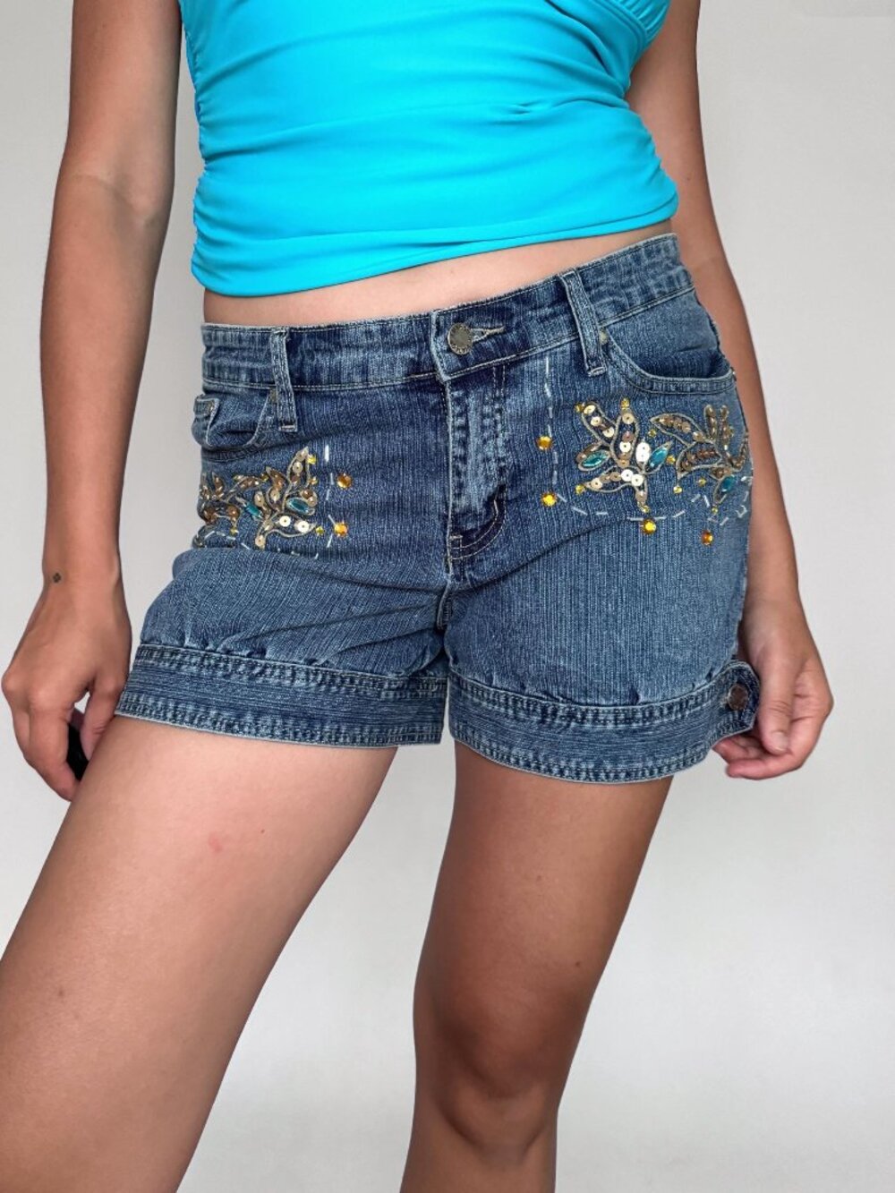 Y2K vintage sequin embroidered low mid rise blue denim mini jean shorts medium